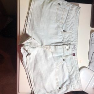 ❤️ 3/60 So white jean shorts